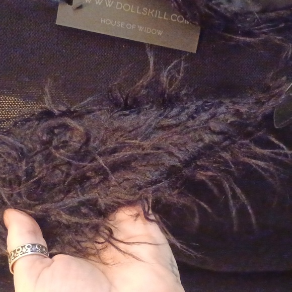 DOLLSKILL 3X WIDOW BLACK LONG SLEEVE FAUX FUR NECK/CUFFS BUCKELS FRONT SWEATER - Picture 8 of 16